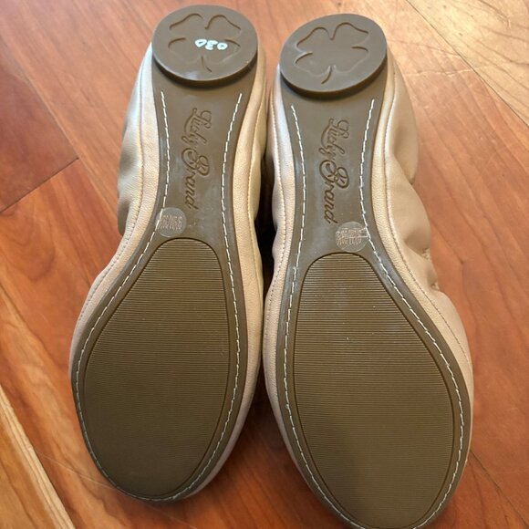 LUCKY BRAND NUDE LEATHER BALLET FLATS SIZE 9.5 - NWOT -NEVER WORN - Picture 3 of 4